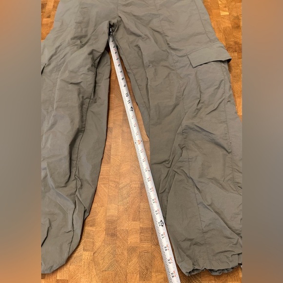 Wilo The Label Women’s Parachute Cargo Pants Gorpcore Size Large Baggy Pockets - Picture 5 of 10